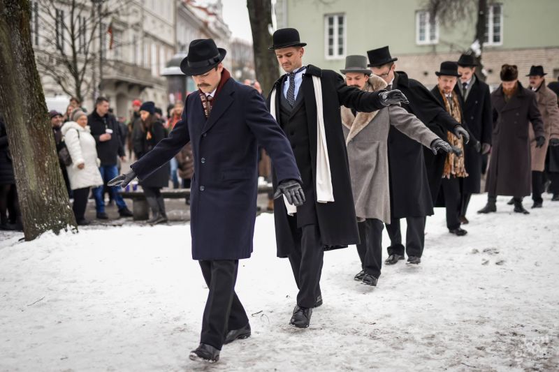 Pernykščio projekto „Signatarai eina fotografuotis“ akimirkos. Organizatorių archyvo nuotrauka 