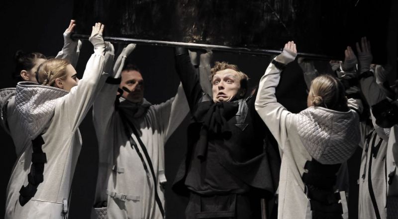 Scena iš spektaklio „Karalius Motiejukas pirmasis“. A. Morcinek nuotrauka iš http://teatrlalki.opole.pl