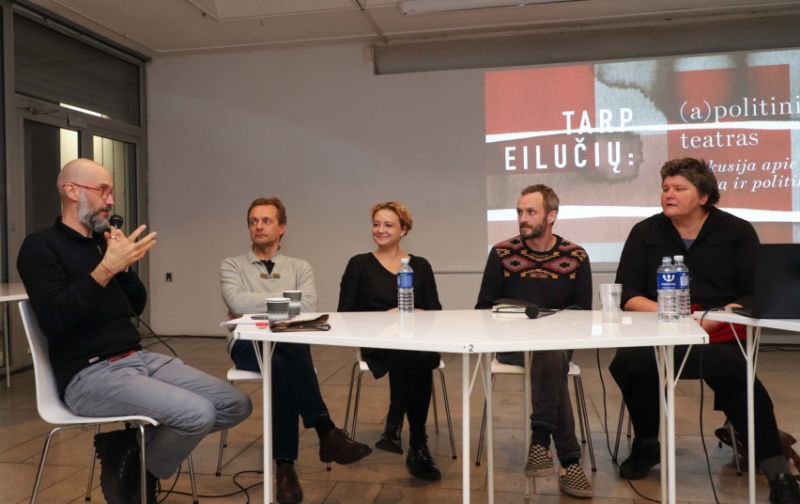 Diskusijos „Tarp eilučių: (a)politinis teatras“ dalyviai: Algis Davidavičius, Vaidas Jauniškis, Goda Dapšytė, Andrius Jevsejevas, Ingrida Ragelskienė. Dainiaus Labučio (ELTA) nuotrauka