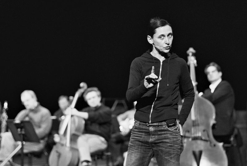 Anne Teresa de Keersmaeker spektakyje „3Abschied“. Hermano Sorgeloos nuotrauka. Sadler’s Wells teatras