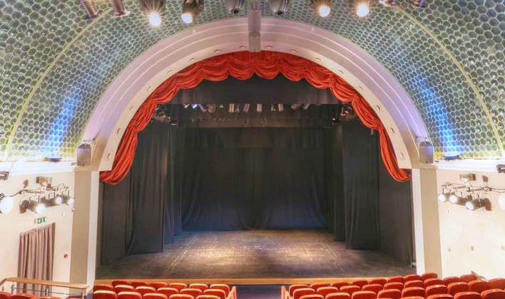 Valstybinio Vilniaus mažojo teatro scena. Nuotrauka iš VMT archyvo