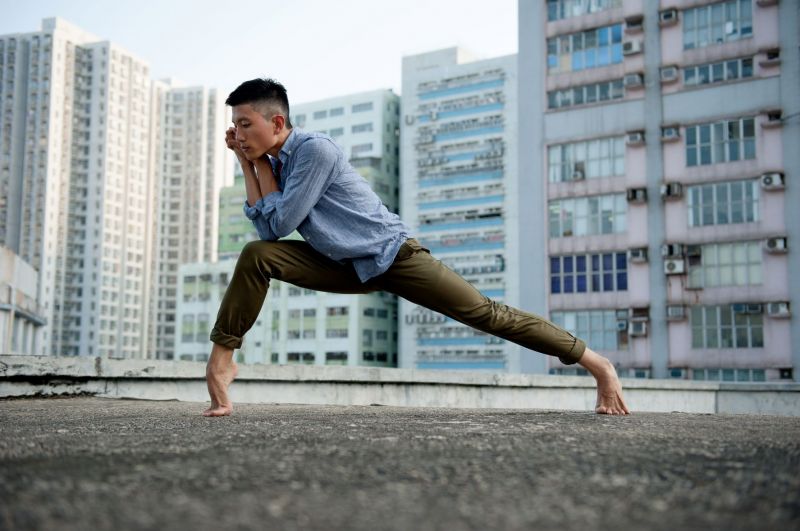 Šokėjas, choreografas, šiuolaikinio šokio kompanijos „Of Curious Nature“ režisierius Paulas Pui Wo Lee kvies pažvelgti į baleto praktiką kitaip. Norm Yip nuotrauka