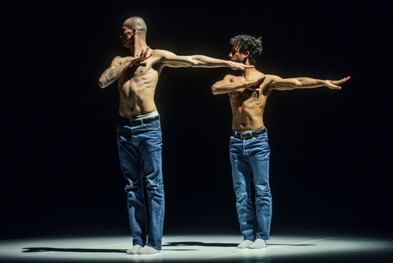 Akimirka iš Nacionalinio Marselio baleto teatro ir (LA)HORDE programos ROOMMATES. Dmitrijaus Matvejevo nuotrauka