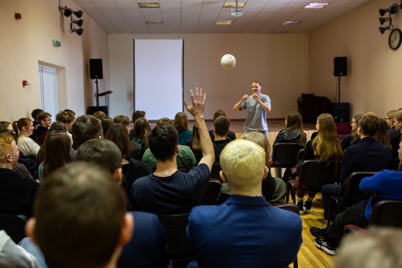 Akimirka iš spektaklio „Avinai“, režisierius Justas Tertelis, dramaturgas Raimondas Klezys. Gintarės Žaltauskaitės nuotrauka