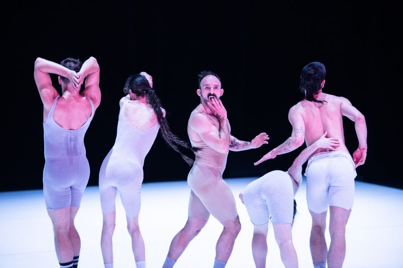 Akimirka iš spektaklio „The Pretty Things“, autorė Catherine Gaudet (Kanada). Festivalis „Naujasis Baltijos šokis“, 2023. Donato Ališausko nuotrauka