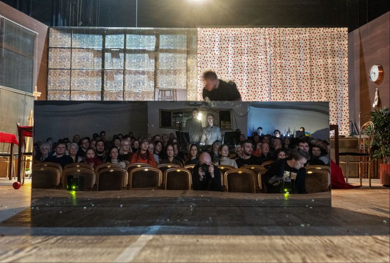 Scena iš spektaklio „Kaligula“, režisierius Jokūbas Brazys (Vilniaus senasis teatras, 2024). Dmitrijaus Matvejevo nuotrauka