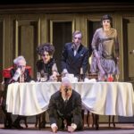 Scena iš spektaklio „Viktoras, arba Vaikai valdžioje“, režisierius Gintaras Varnas (Lietuvos nacionalinis dramos teatras, 2024). Dmitrijaus Matvejevo nuotrauka