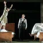 Scena iš spektaklio „Viktoras, arba Vaikai valdžioje“, režisierius Gintaras Varnas (Lietuvos nacionalinis dramos teatras, 2024). Dmitrijaus Matvejevo nuotrauka