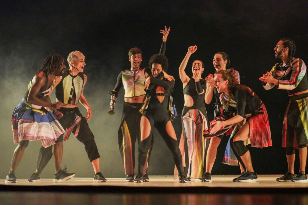 Akimirka iš šokio spektaklio CARCAÇA, choreografas Marco da Silva Ferreira (festivalis „Naujasis Baltijos šokis“, 2024). Nuotrauka iš NBŠ archyvo 