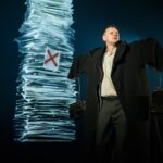 Scena iš spektaklio „Viskas, ko neturi“, režisierius Rolandas Kazlas. Lauros Vansevičienės nuotrauka