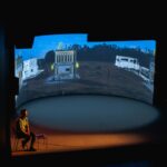Scena iš spektaklio „La Obra“, režisierius Mariano Pensotti (tarptautinis teatro festivalis „TheATRIUM“, 2024). Pauliaus Sadausko nuotrauka
