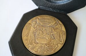 Nacionalinių kultūros ir meno premijų atminimo medalis. Nuotrauka iš LR Kultūros ministerijos archyvo