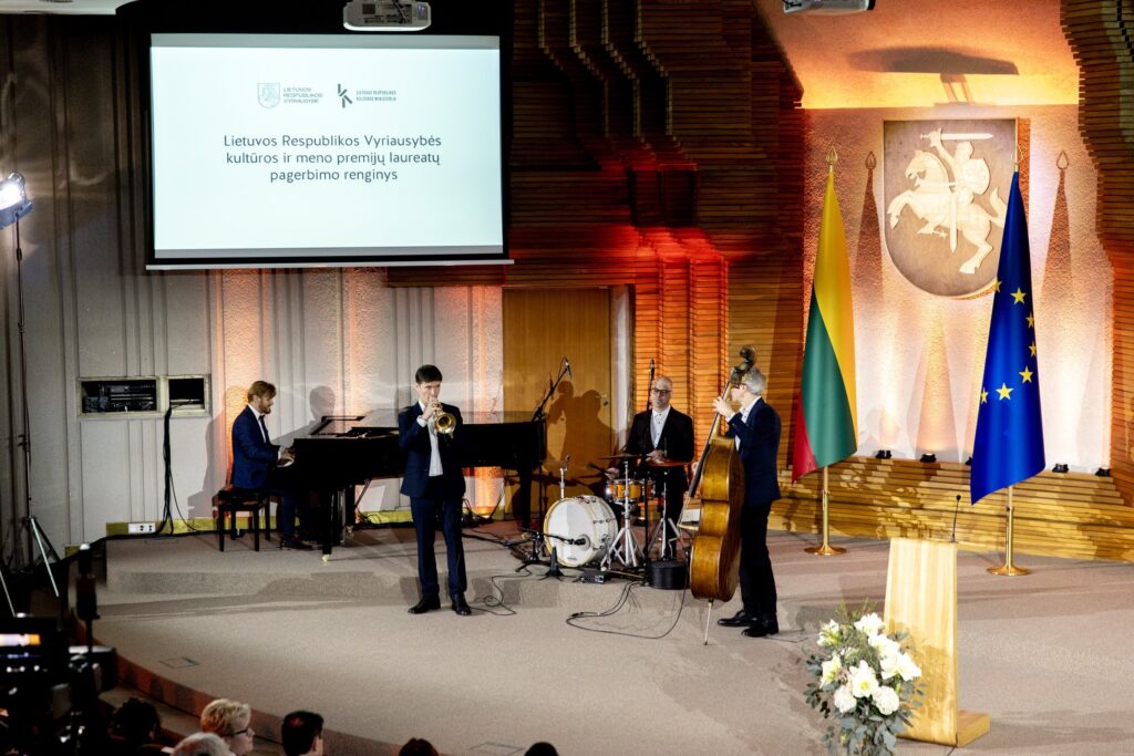 Asociatyvi iliustracija: Vyriausybės kultūros ir meno premijų teikimo ceremonija. Laimos Penek / LRVK nuotrauka