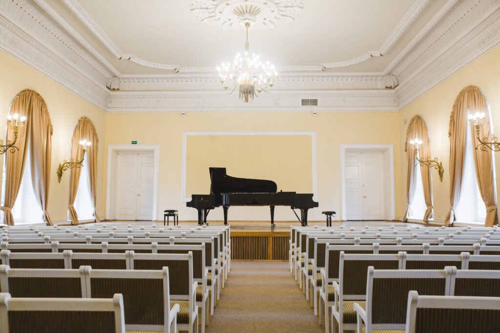 Lietuvos muzikos ir teatro akademijos Didžioji salė. Modesto Endriuškos nuotrauka iš LMTA archyvo