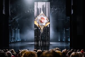 Akimirka iš „Auksinių scenos kryžių“ apdovanojimų ceremonijos Klaipėdos dramos teatre, 2024. Domo Rimeikos nuotrauka