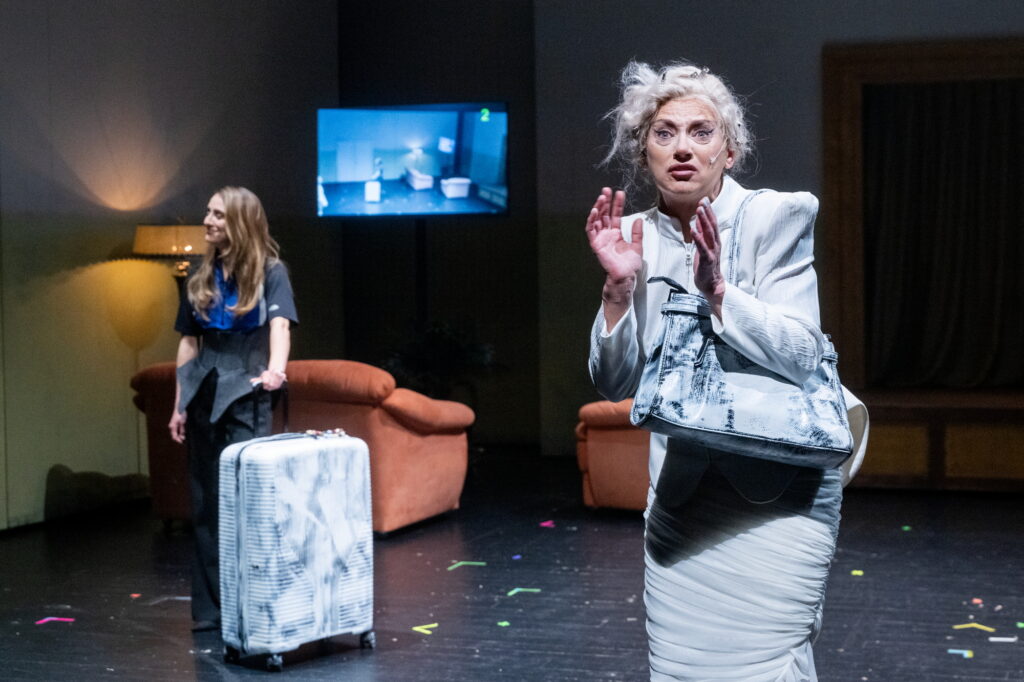 Scena iš spektaklio „Geismas“, režisierius Marco Layera (Lietuvos nacionalinis dramos teatras, 2026). Dmitrijaus Matvejevo nuotrauka