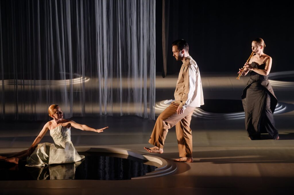 Scena iš Georgo Friedricho Händelio operos „Acis ir Galatėja“, muzikos vadovas ir dirigentas Trevoras Pinnockas, režisierius Paulius Markevičius („Operomanija“ ir Vilniaus senasis teatras, 2026). Martyno Aleksos nuotrauka