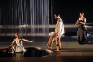 Scena iš Georgo Friedricho Händelio operos „Acis ir Galatėja“, muzikos vadovas ir dirigentas Trevoras Pinnockas, režisierius Paulius Markevičius („Operomanija“ ir Vilniaus senasis teatras, 2026). Martyno Aleksos nuotrauka